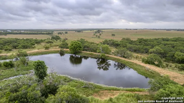 2538 COUNTY ROAD 223 Floresville, TX 78114