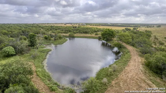 2538 COUNTY ROAD 223 Floresville, TX 78114