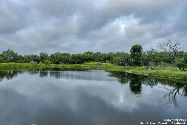 2538 COUNTY ROAD 223 Floresville, TX 78114