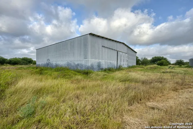 2538 COUNTY ROAD 223 Floresville, TX 78114