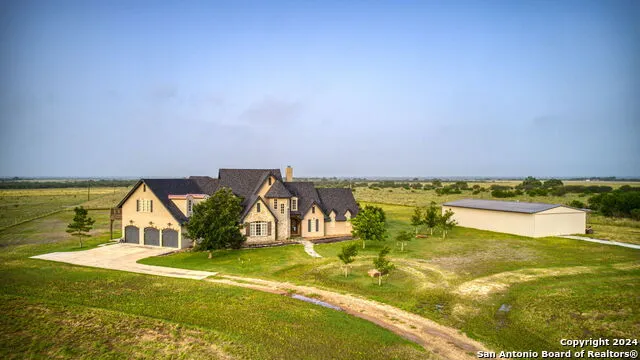 2538 COUNTY ROAD 223 Floresville, TX 78114