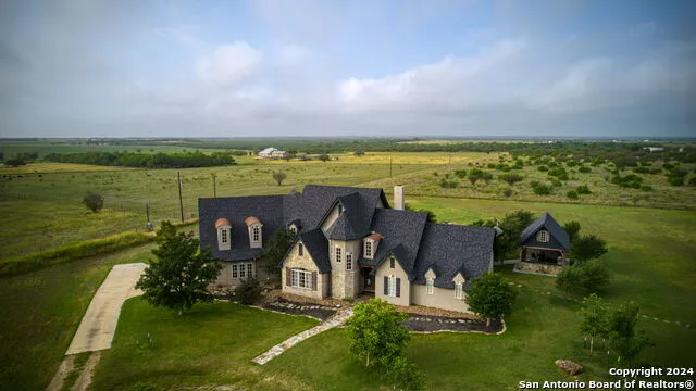 2538 COUNTY ROAD 223 Floresville, TX 78114