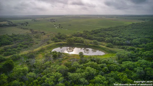 2538 COUNTY ROAD 223 Floresville, TX 78114