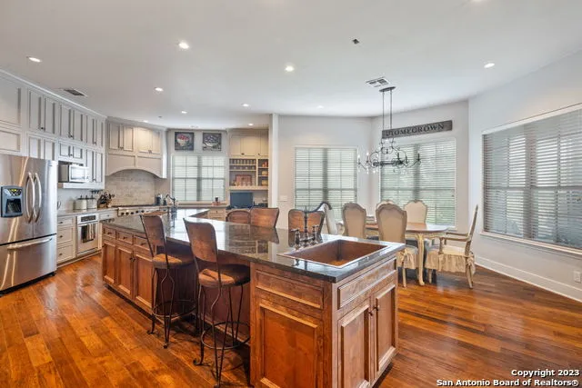 2538 COUNTY ROAD 223 Floresville, TX 78114