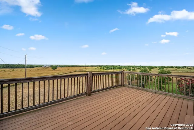 2538 COUNTY ROAD 223 Floresville, TX 78114