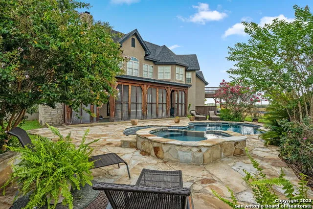 2538 COUNTY ROAD 223 Floresville, TX 78114