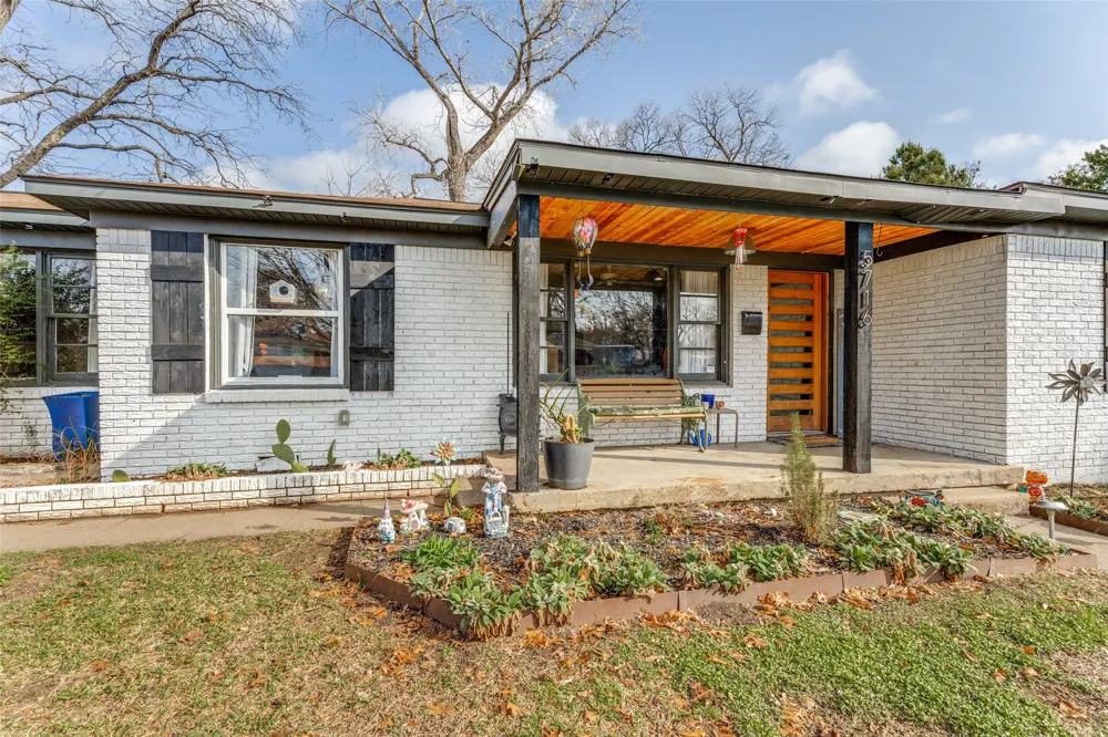 5716 Tracyne Drive Westworth Village, TX 76114