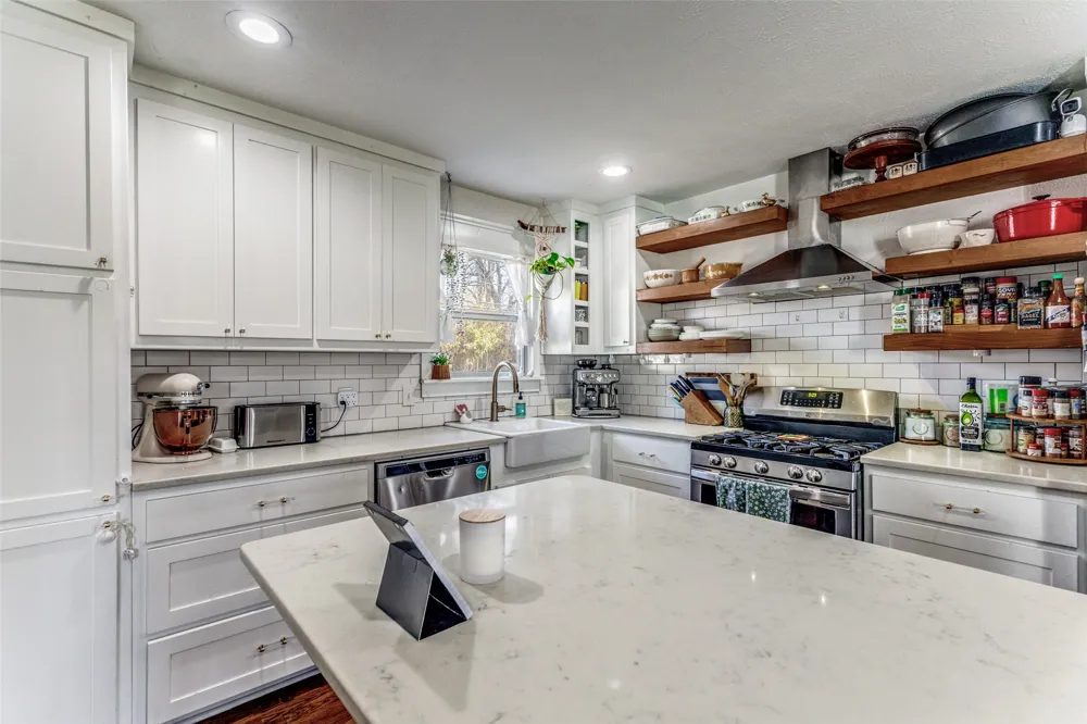 5716 Tracyne Drive Westworth Village, TX 76114
