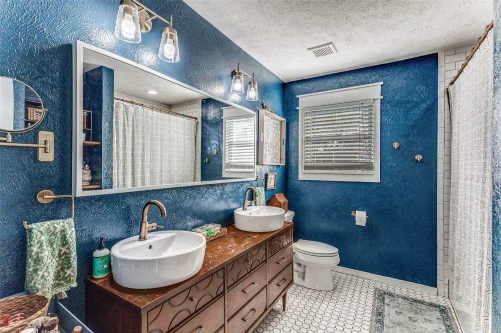5716 Tracyne Drive Westworth Village, TX 76114