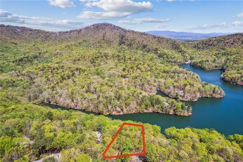 1150 Swallow Point Big Canoe, GA 30143