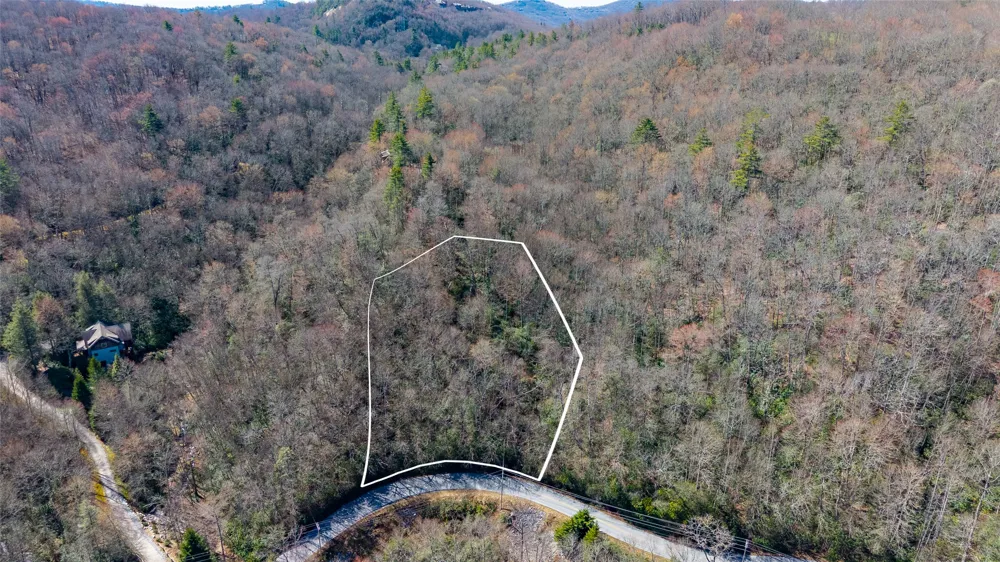6 Norton Road Cashiers, NC 28717