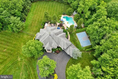 100 E HOLLAND ROAD