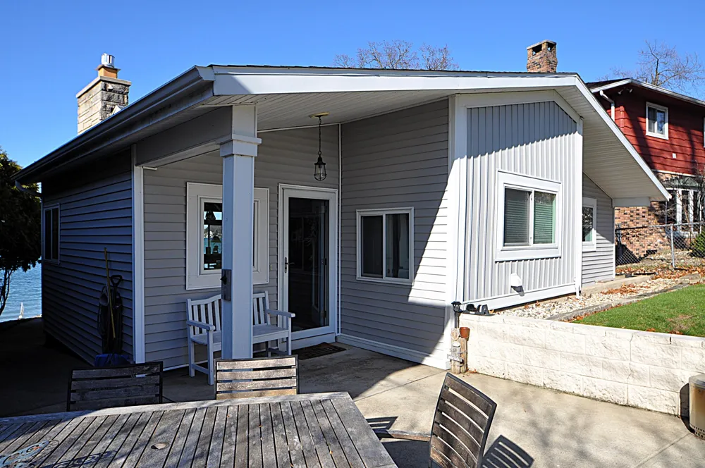 23642 S Shore Drive Edwardsburg, MI 49112