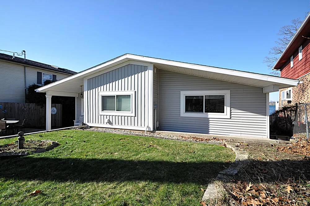 23642 S Shore Drive Edwardsburg, MI 49112