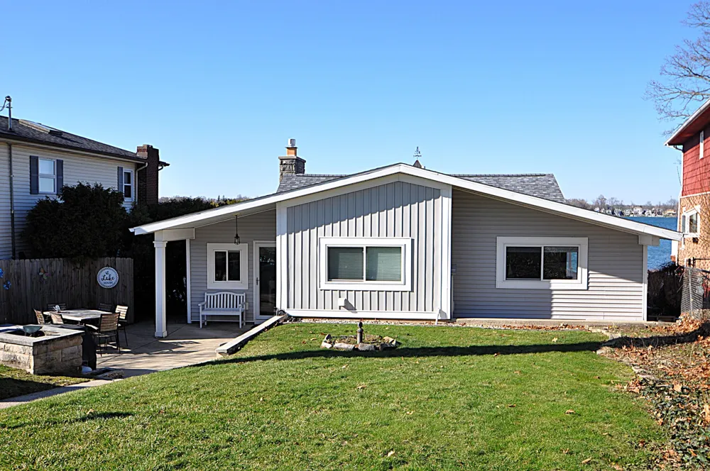 23642 S Shore Drive Edwardsburg, MI 49112