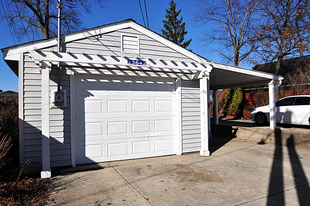 23642 S Shore Drive Edwardsburg, MI 49112