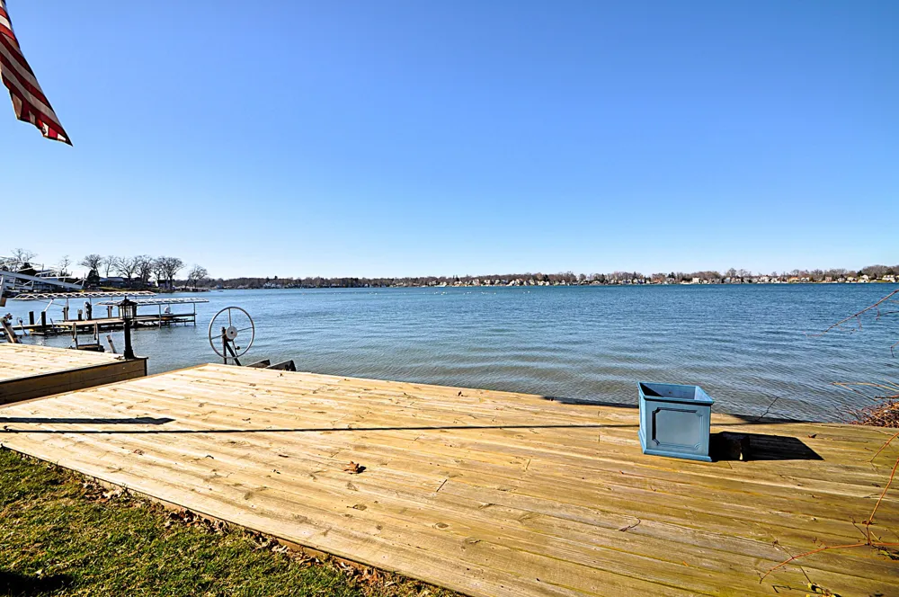 23642 S Shore Drive Edwardsburg, MI 49112