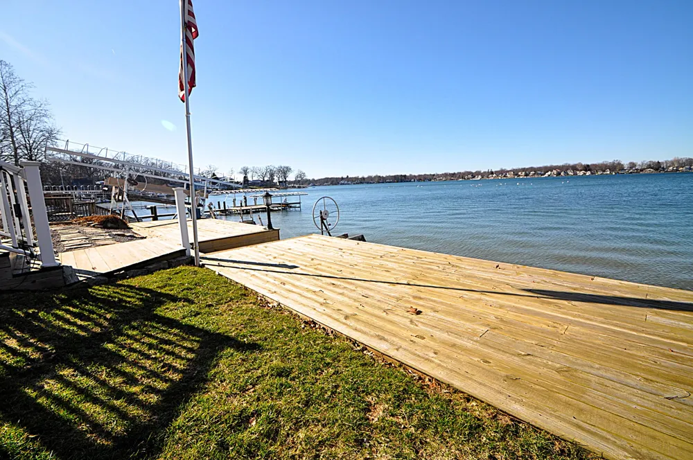 23642 S Shore Drive Edwardsburg, MI 49112