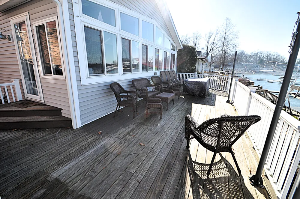 23642 S Shore Drive Edwardsburg, MI 49112