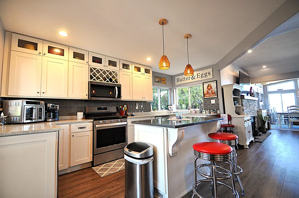 23642 S Shore Drive Edwardsburg, MI 49112