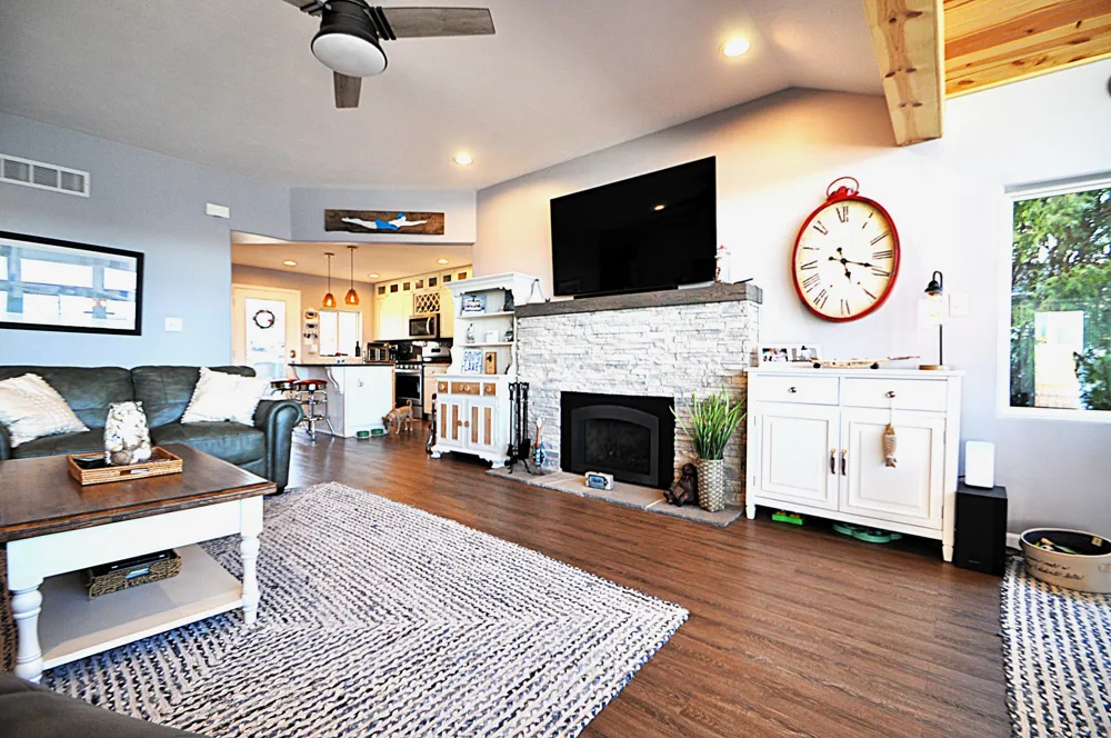 23642 S Shore Drive Edwardsburg, MI 49112