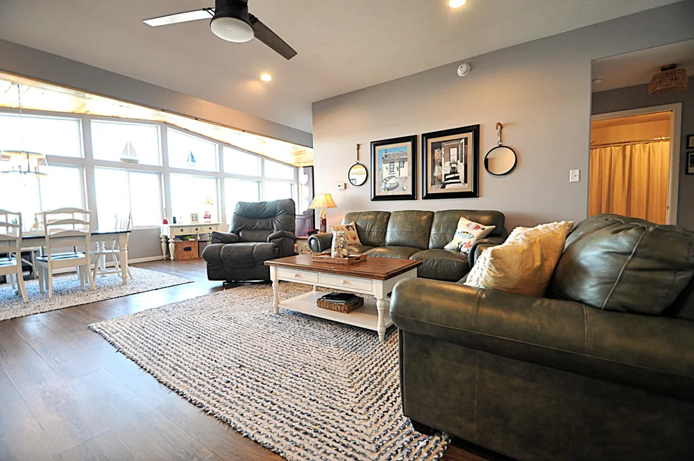23642 S Shore Drive Edwardsburg, MI 49112