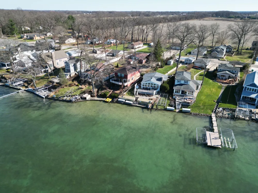 23642 S Shore Drive Edwardsburg, MI 49112