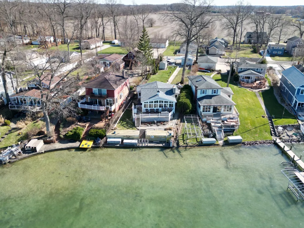 23642 S Shore Drive Edwardsburg, MI 49112