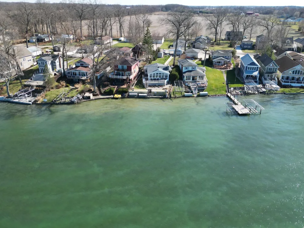 23642 S Shore Drive Edwardsburg, MI 49112