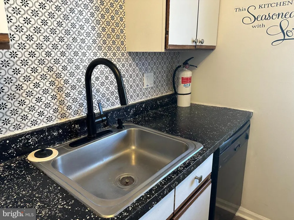 2176 HARBOUR DRIVE Palmyra, NJ 08065