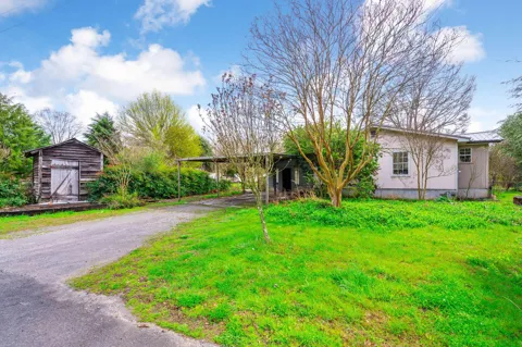 10 Laminack Circle