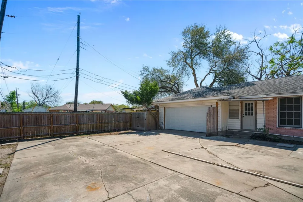613 Hopper Drive Corpus Christi, TX 78411