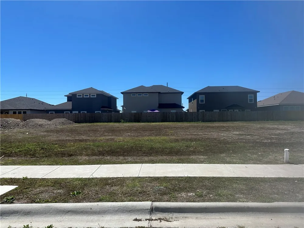 1805 Clapper Rail Drive Portland, TX 78374