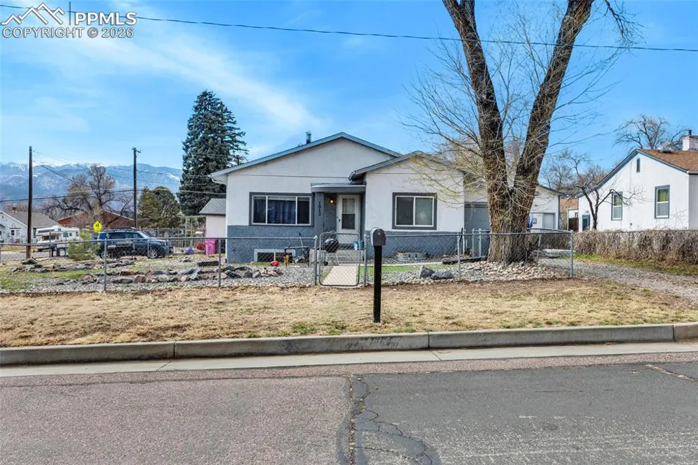 1012 Iowa Avenue Colorado Springs, CO 80909