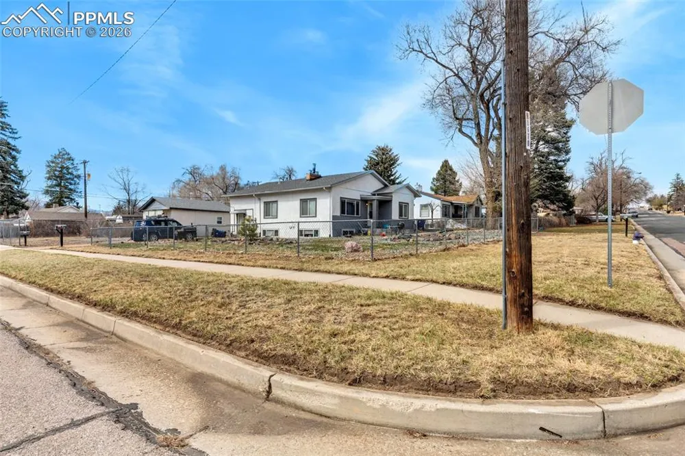 1012 Iowa Avenue Colorado Springs, CO 80909