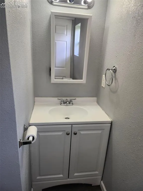1012 Iowa Avenue Colorado Springs, CO 80909