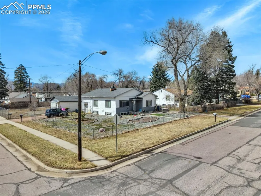1012 Iowa Avenue Colorado Springs, CO 80909