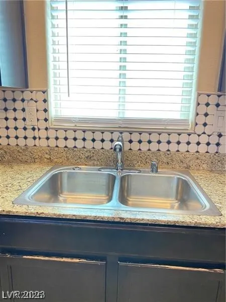 9562 Volk Avenue Las Vegas, NV 89178