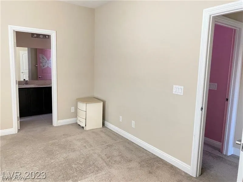 9562 Volk Avenue Las Vegas, NV 89178