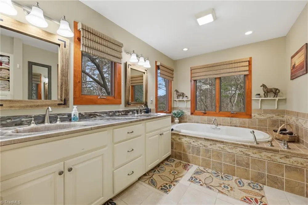 1721 Meadow Road Ferguson, NC 28624