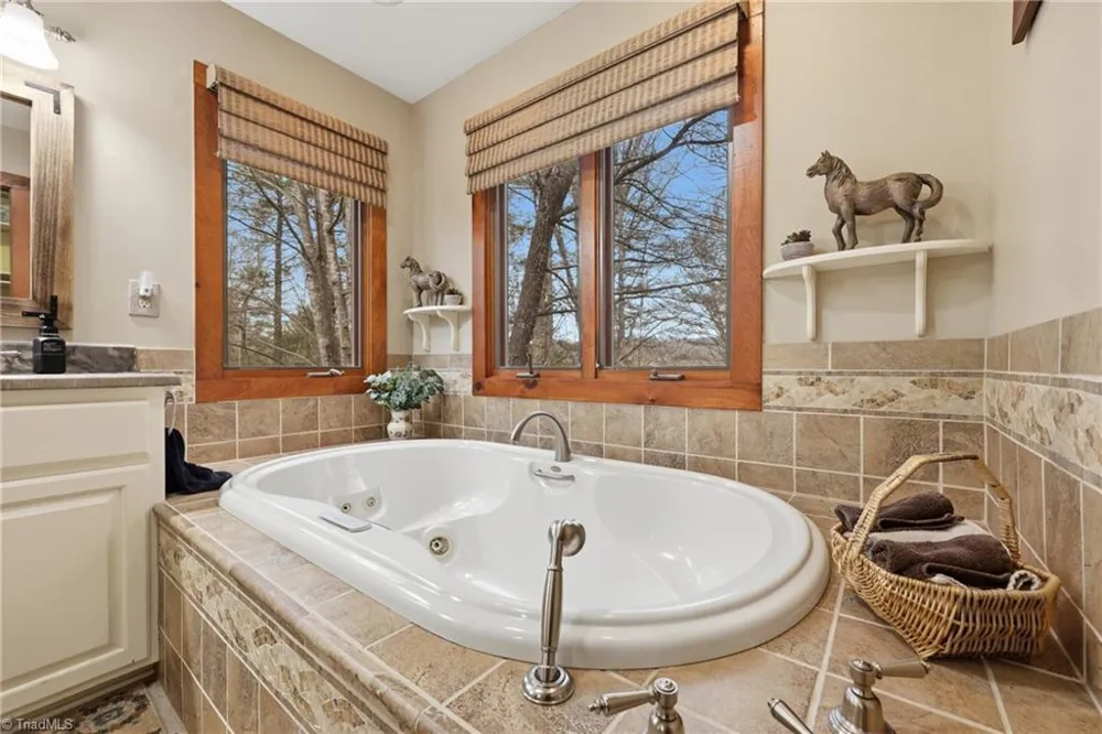 1721 Meadow Road Ferguson, NC 28624