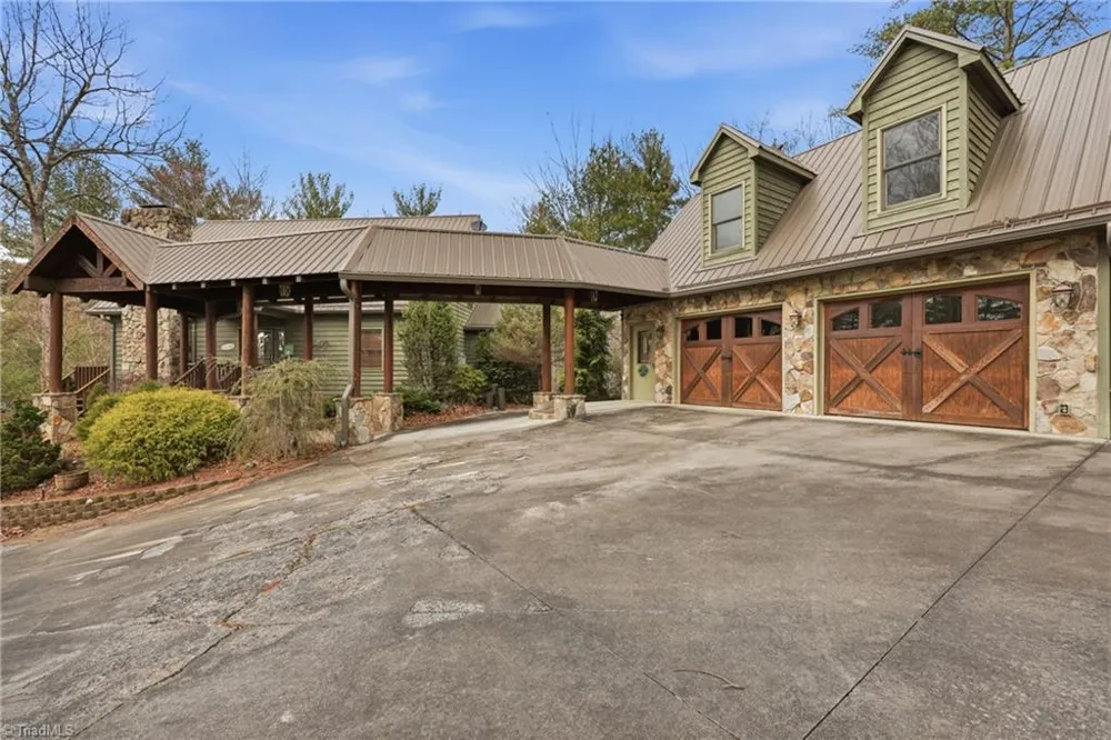 1721 Meadow Road Ferguson, NC 28624