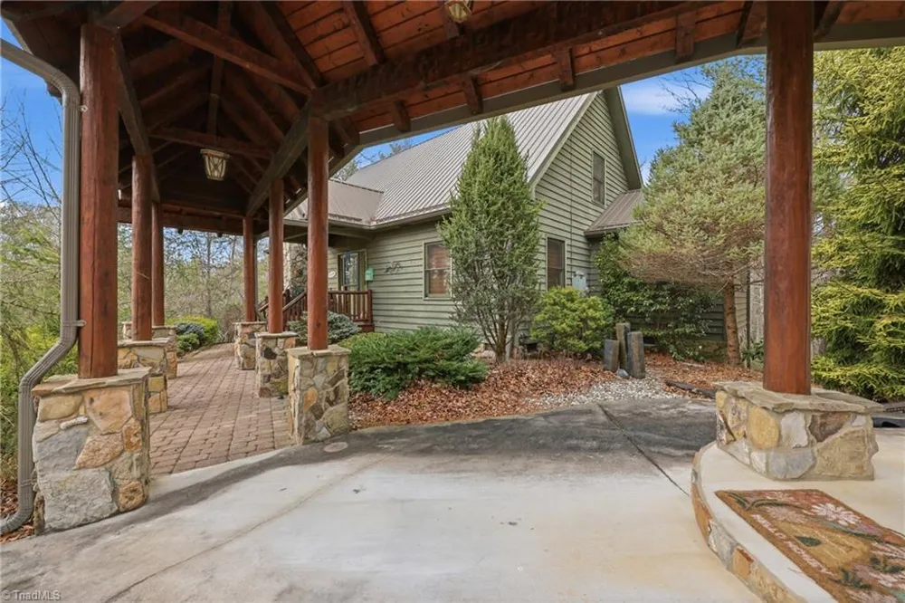 1721 Meadow Road Ferguson, NC 28624