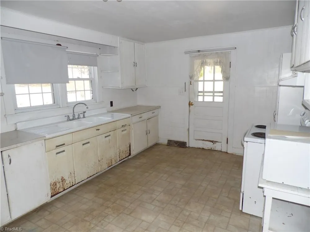 232 Riverview Drive Sparta, NC 28675