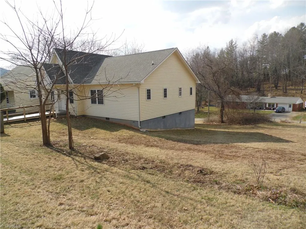 232 Riverview Drive Sparta, NC 28675