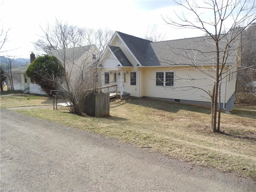 232 Riverview Drive Sparta, NC 28675