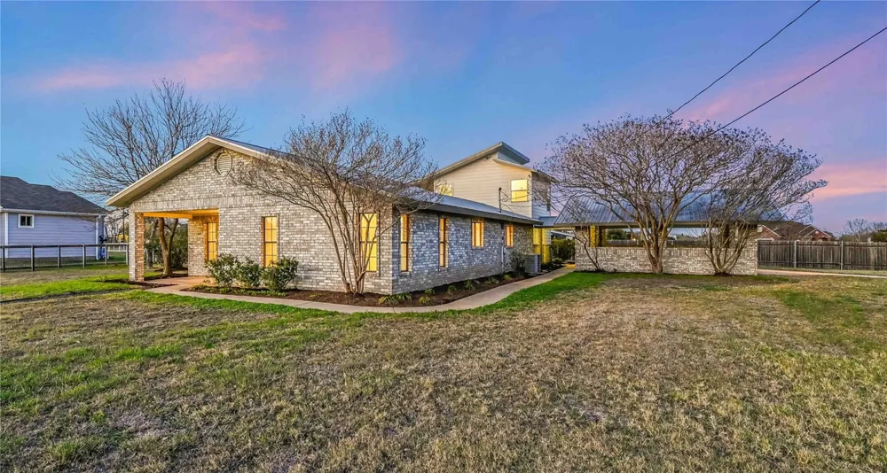122 Forest Lake Drive Del Valle, TX 78617