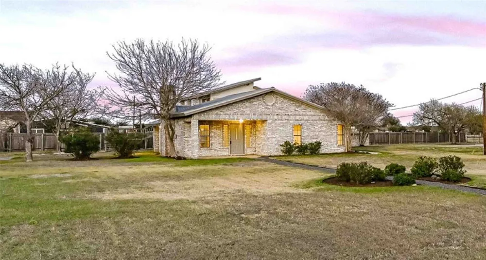 122 Forest Lake Drive Del Valle, TX 78617