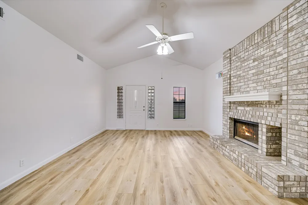 122 Forest Lake Drive Del Valle, TX 78617