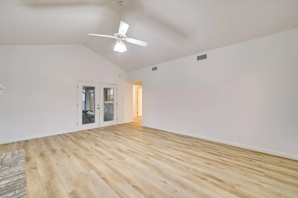122 Forest Lake Drive Del Valle, TX 78617